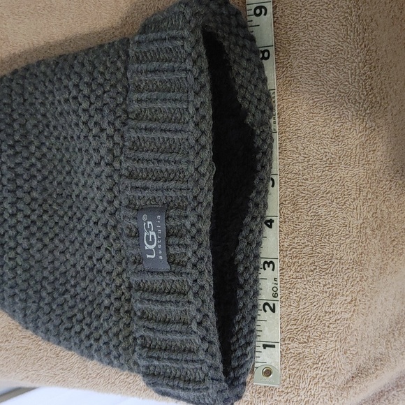 🐨 Ugg Hat - Picture 7 of 9